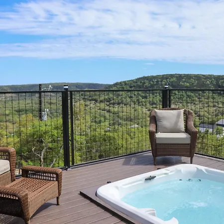 Boat Ramp Access And Hot Tub Cabin Near Canyon Lake